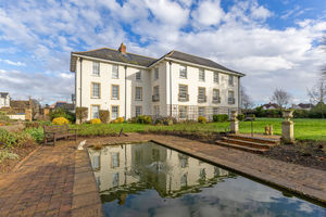 1 Fullands House- click for photo gallery